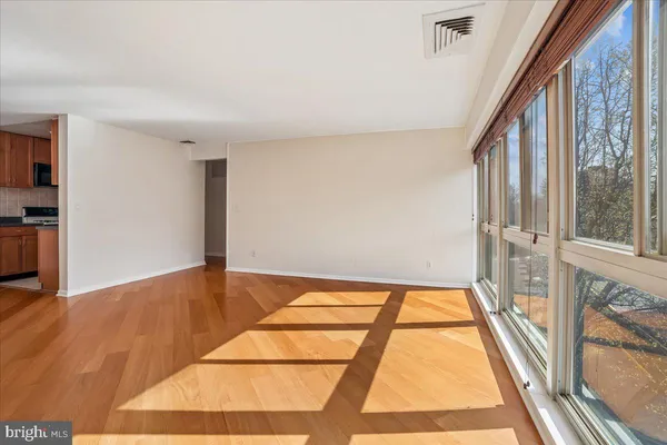 $2,750 | 4970 Battery Lane, Unit 409, Bethesda, MD 20814