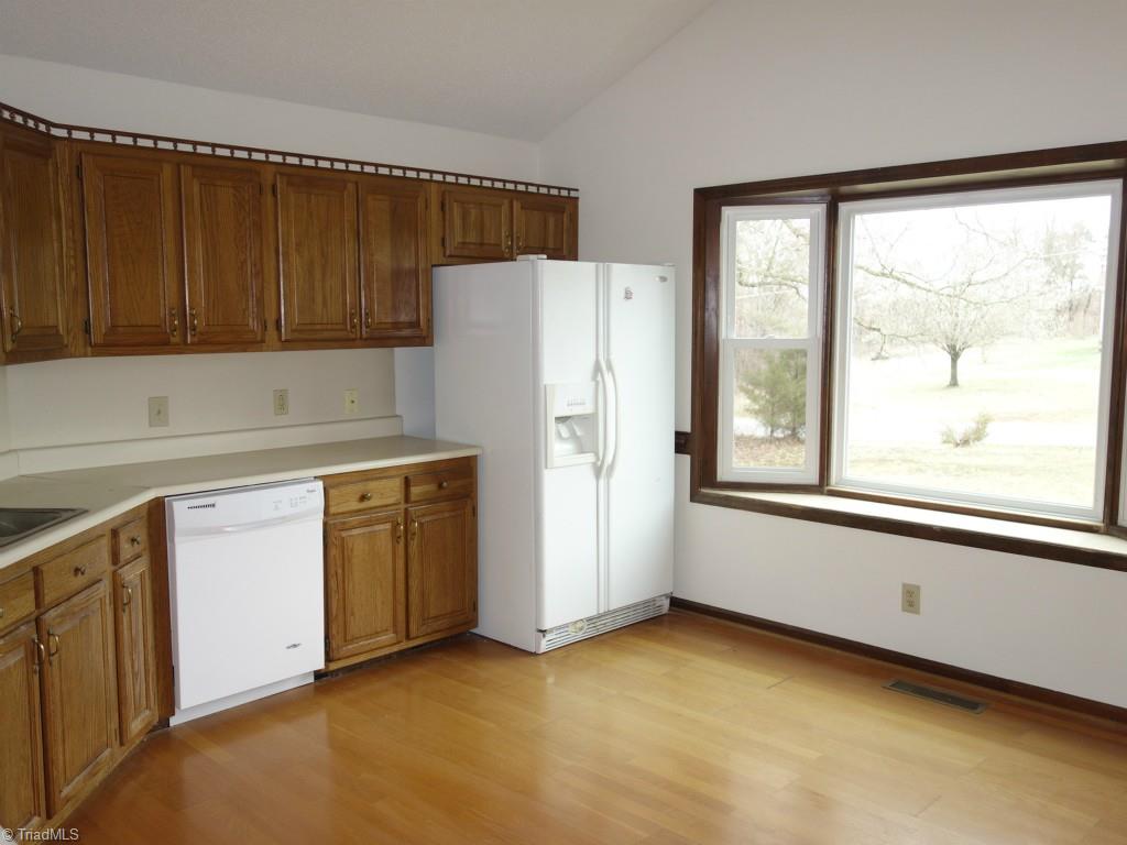 197 Deerfield Country Road Randleman, NC 27317 - Photo 3 of 15 Gallery Image 3