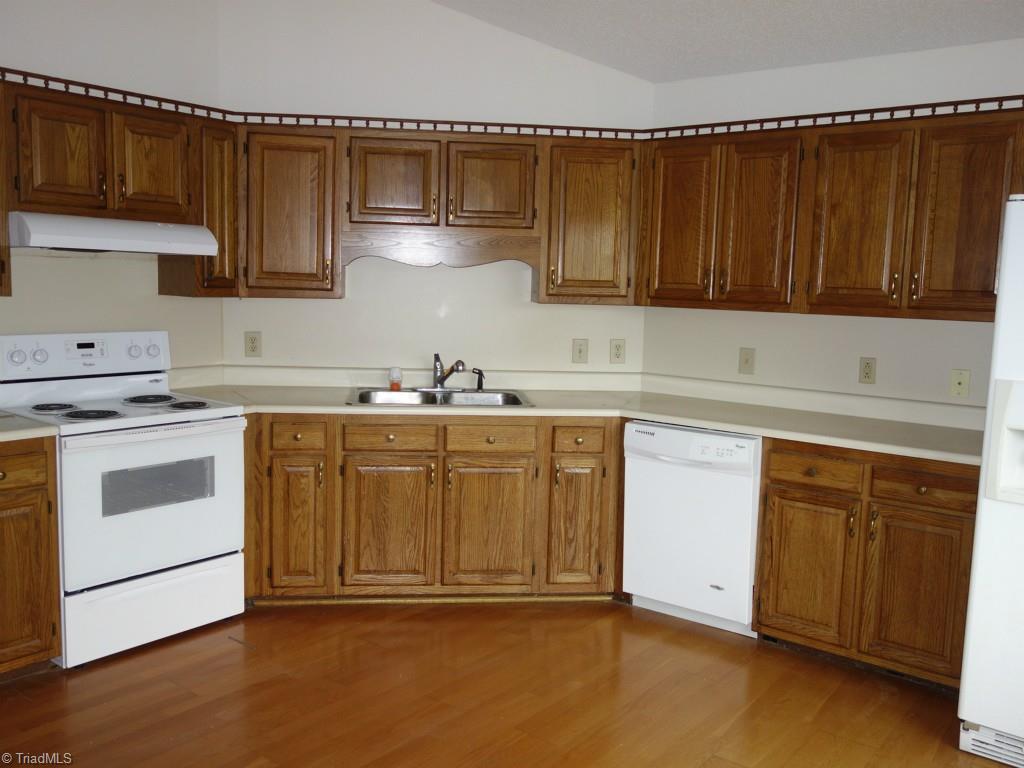 197 Deerfield Country Road Randleman, NC 27317 - Photo 4 of 15 Gallery Image 4