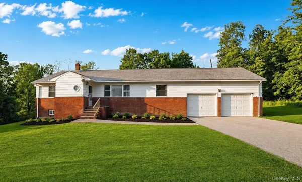 $400,000 | 102 Steven Street, Kerhonkson, NY 12446