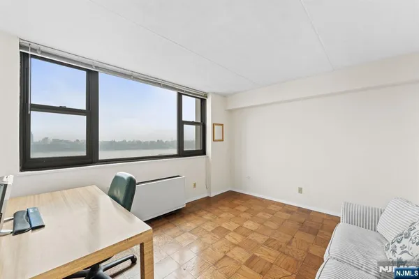 $479,999 | 250 Gorge Road, Unit 14J, Cliffside Park, NJ 07010