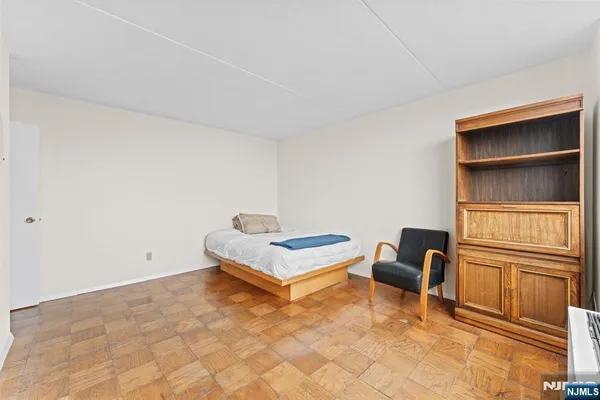 $479,999 | 250 Gorge Road, Unit 14J, Cliffside Park, NJ 07010