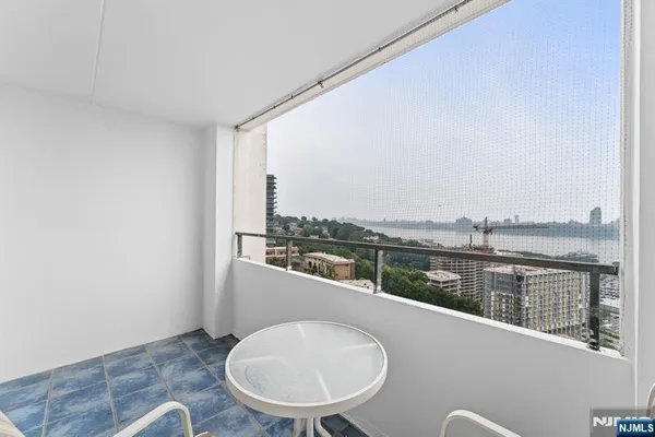 $479,999 | 250 Gorge Road, Unit 14J, Cliffside Park, NJ 07010