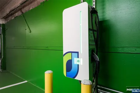 $479,999 | 250 Gorge Road, Unit 14J, Cliffside Park, NJ 07010