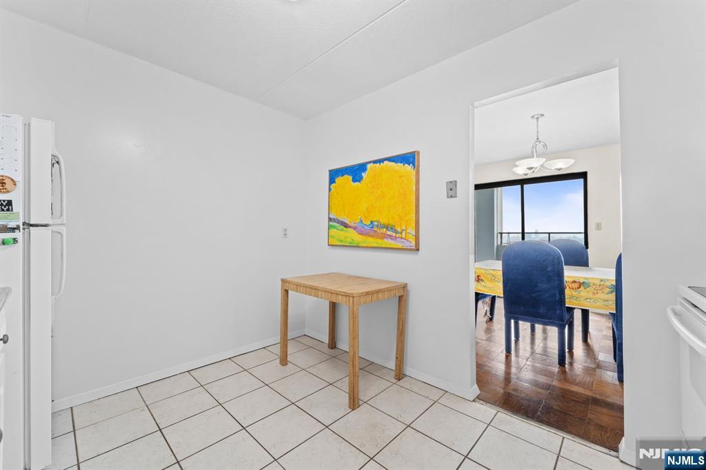 250 Gorge Road, Unit 14J Cliffside Park, NJ 07010 - Photo 6 of 45