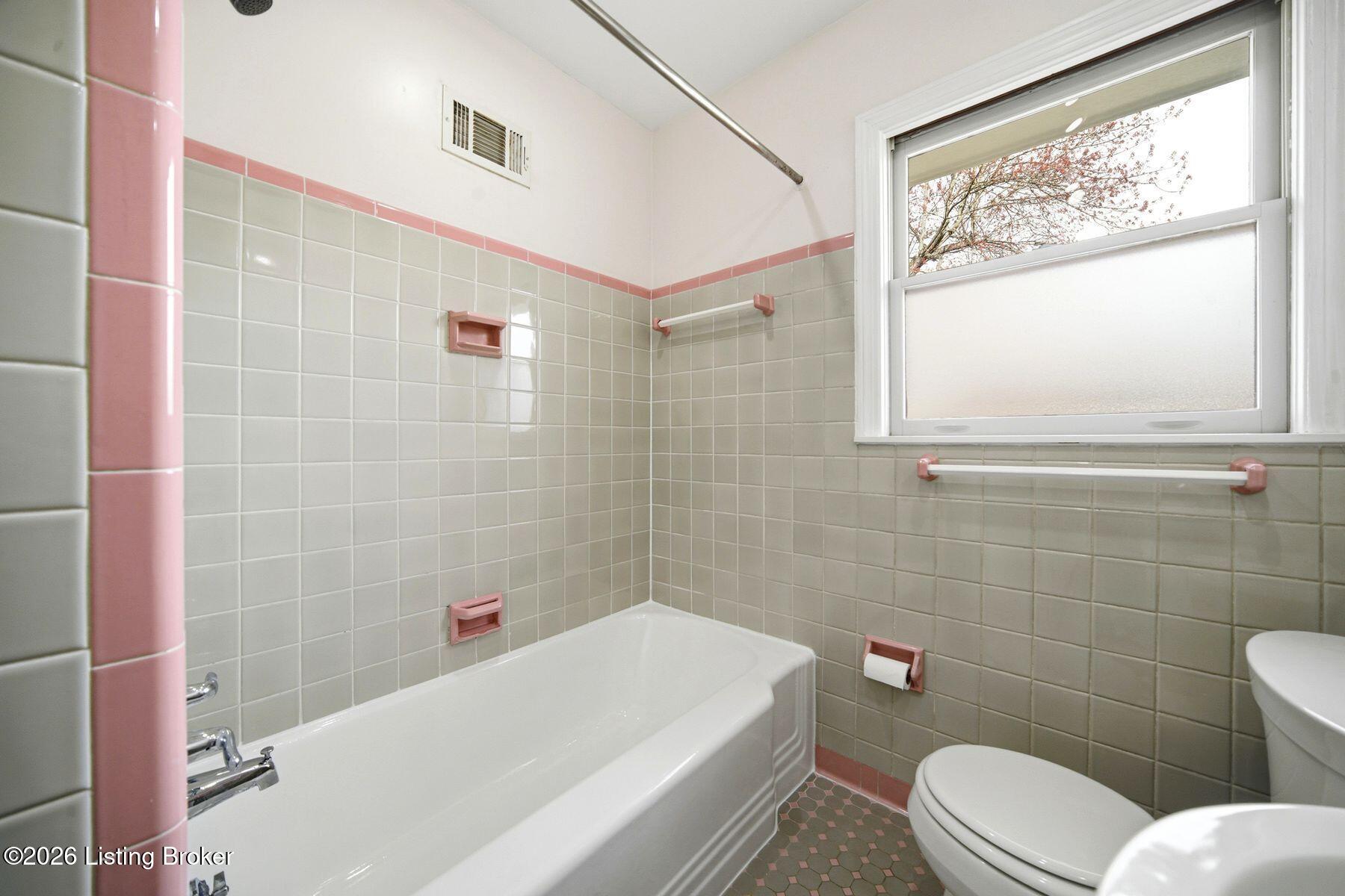 608 Cloverlea Road Louisville, KY 40206 - Photo 40 of 65 photo_online_053