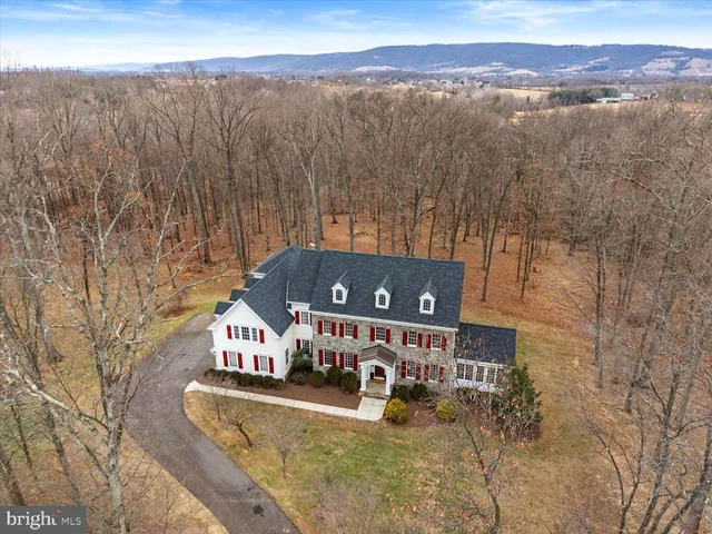 $1,832,000 | 19355 Airwell Court, Purcellville, VA 20132