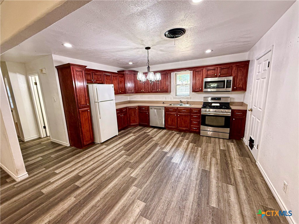 1504 Bridge Street Gatesville, TX 76528 - Photo 5 of 13