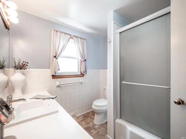 $160,000 | 1204 Dereham Drive, Mount Vernon, IN 47620