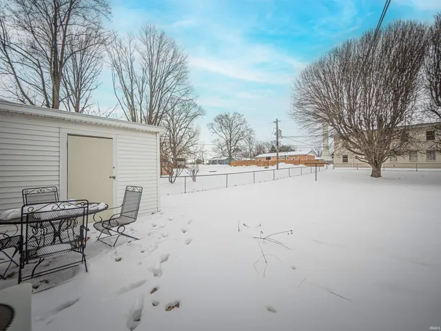 $160,000 | 1204 Dereham Drive, Mount Vernon, IN 47620