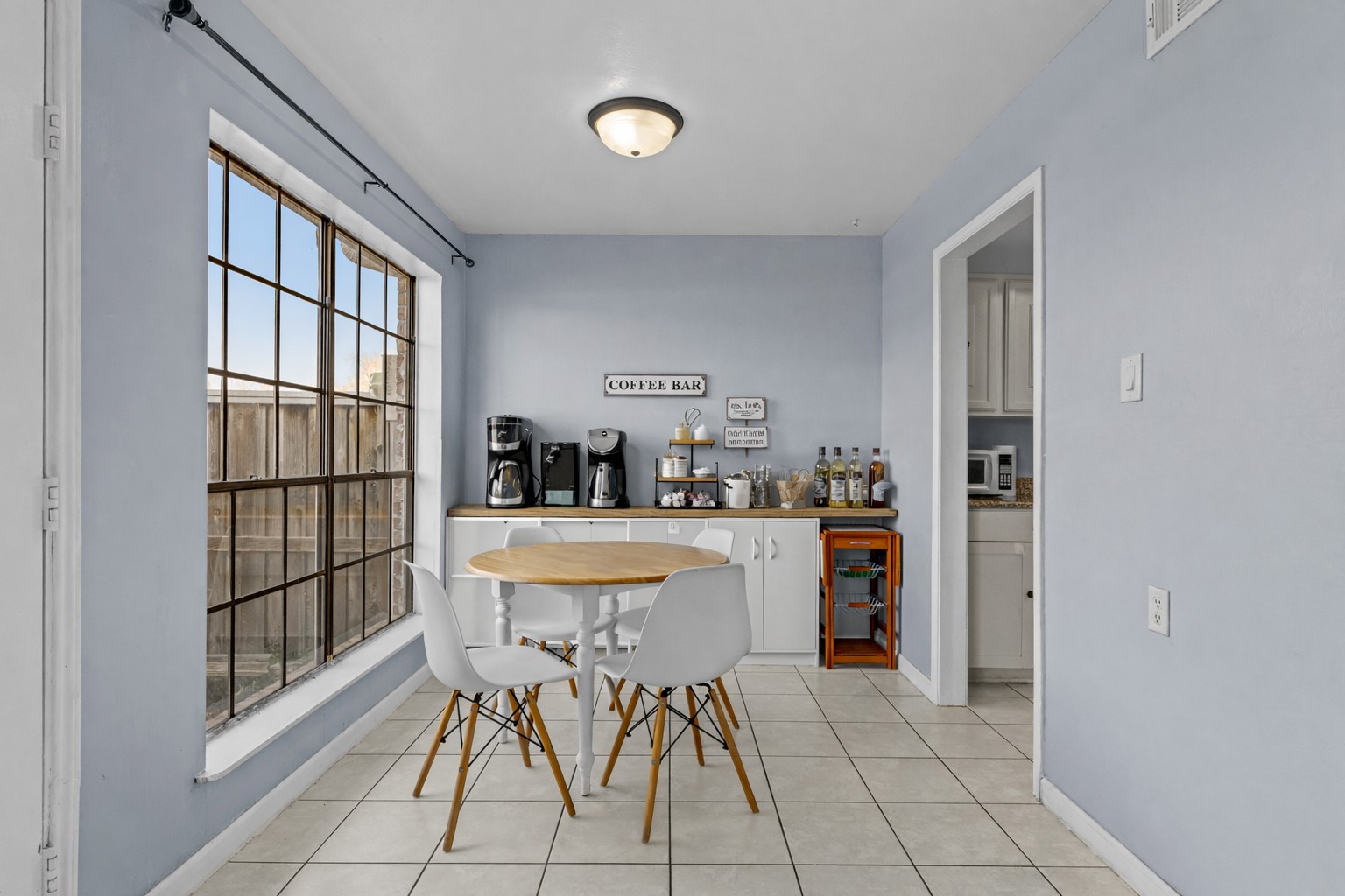 6517 Wanda Lane Houston, TX 77074 - Photo 13 of 36 A sunny spot to enjoy casual meals and morning coffee! Virtually Staged.