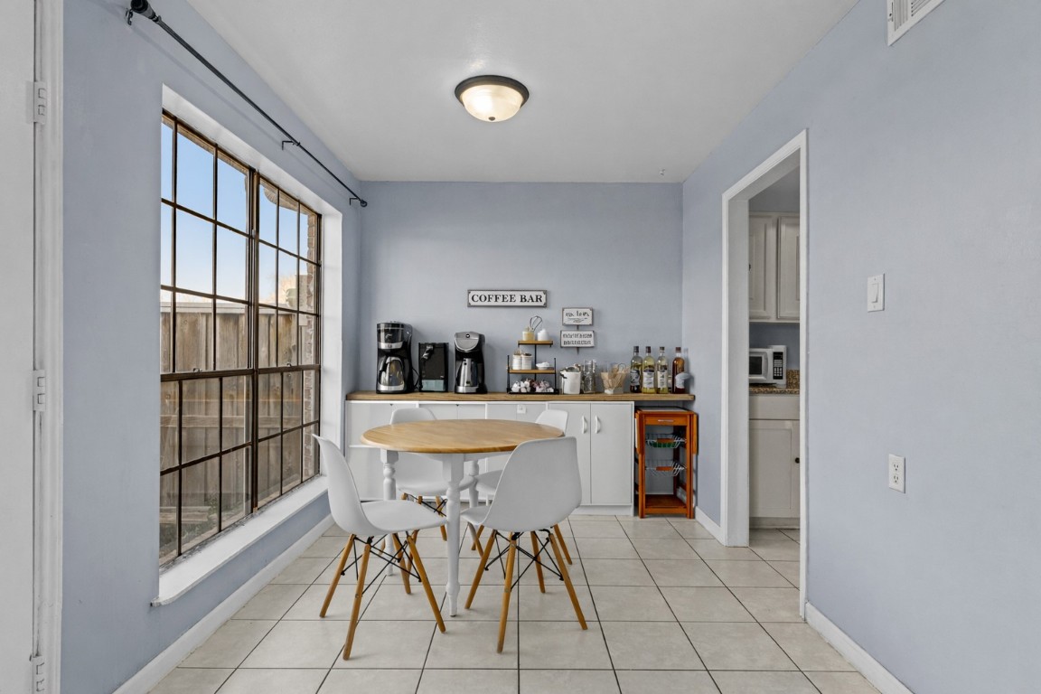6517 Wanda Lane Houston, TX 77074 - Photo 13 of 36 A sunny spot to enjoy casual meals and morning coffee! Virtually Staged.