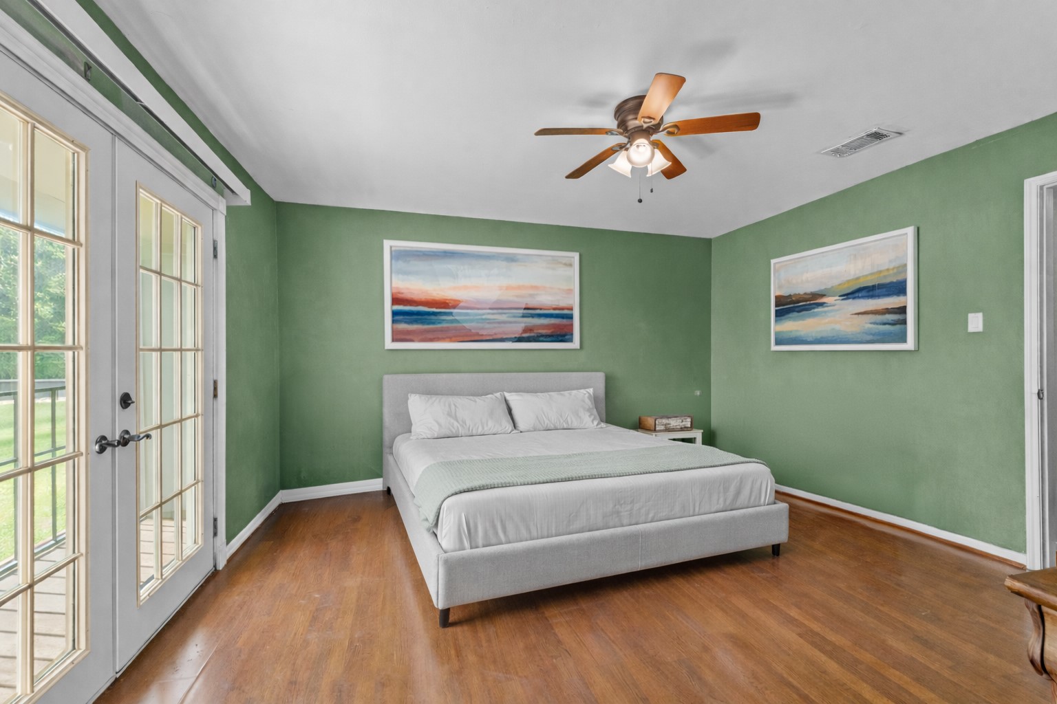 6517 Wanda Lane Houston, TX 77074 - Photo 21 of 36 Virtually Staged to show decorating potential.