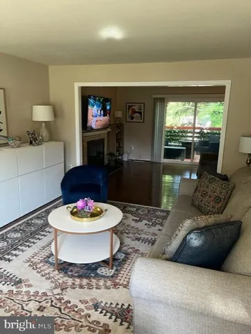 $4,800 | 1727 Pebble Beach Drive, Vienna, VA 22182