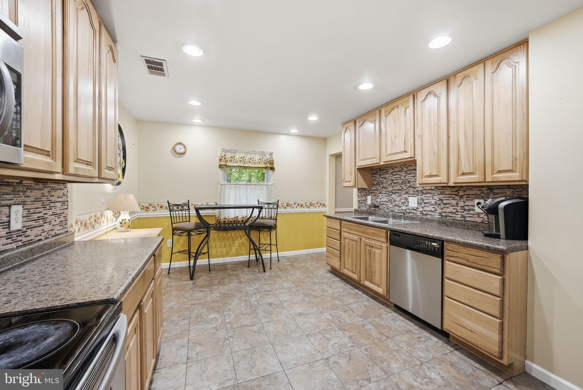 7309 Castle Road Manassas, VA 20109 - Photo 28 of 48 Kitchen