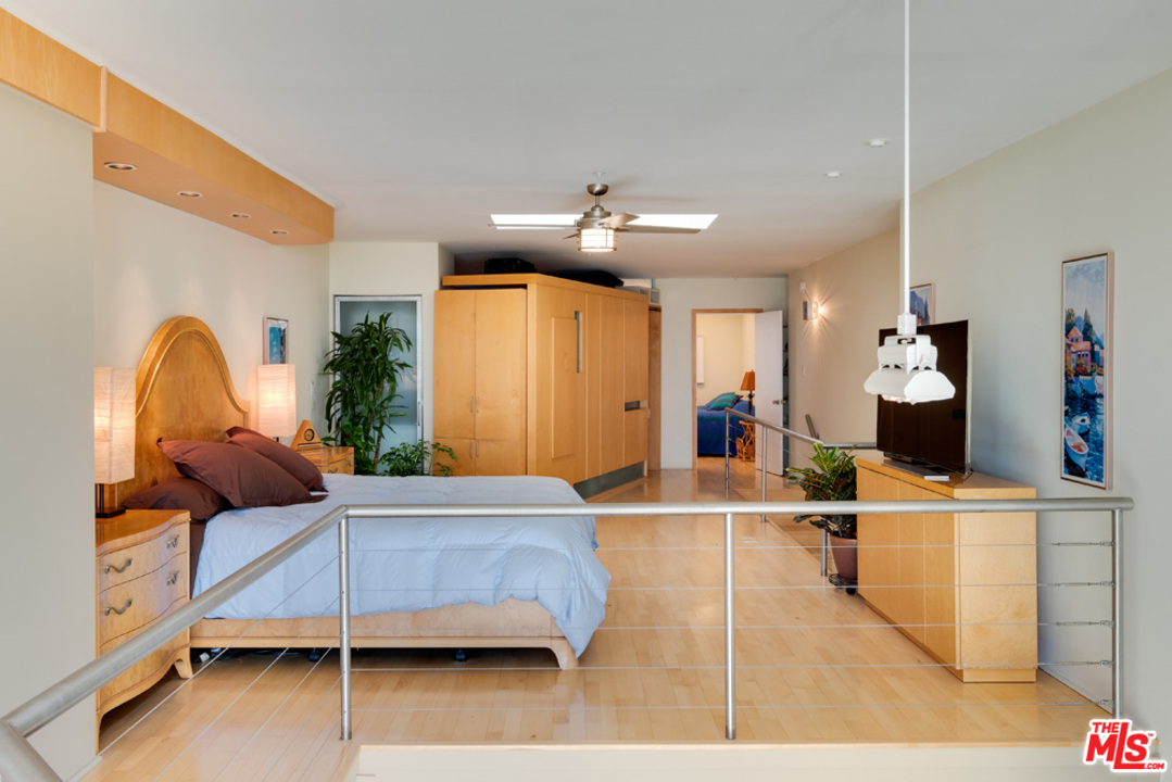 4403 Ocean Front Walk, Unit 204 Marina del Rey, CA 90292 - Photo 16 of 41