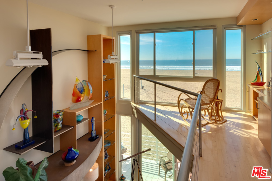 4403 Ocean Front Walk, Unit 204 Marina del Rey, CA 90292 - Photo 17 of 41