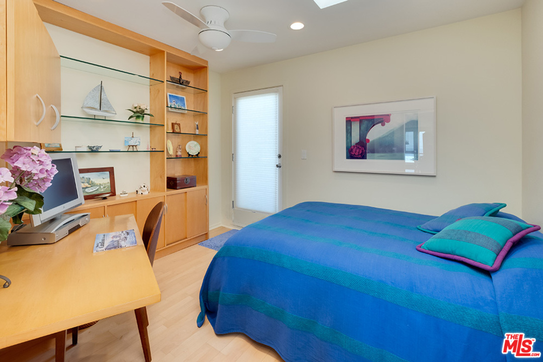 4403 Ocean Front Walk, Unit 204 Marina del Rey, CA 90292 - Photo 18 of 41