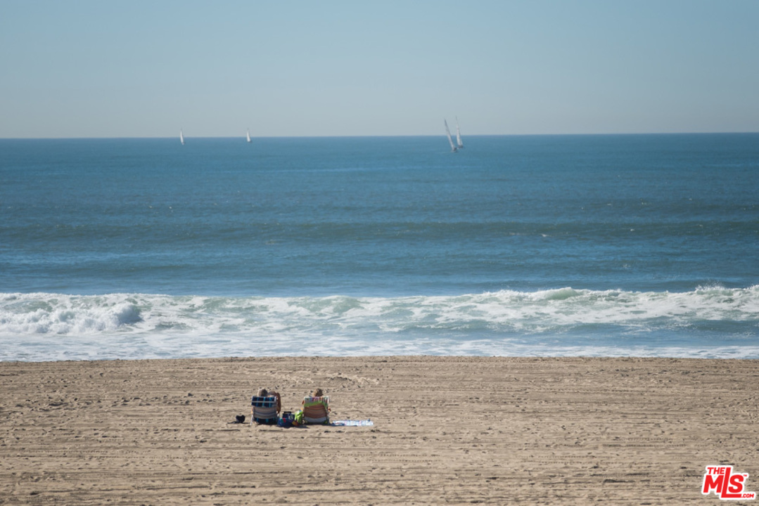 4403 Ocean Front Walk, Unit 204 Marina del Rey, CA 90292 - Photo 24 of 41