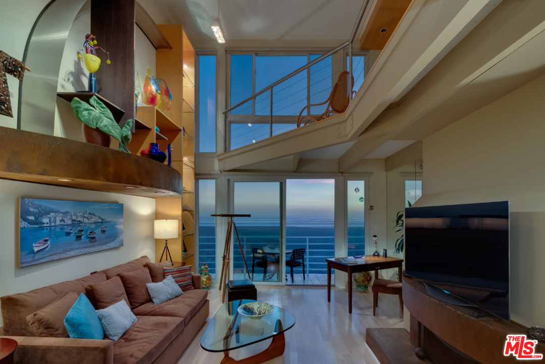 4403 Ocean Front Walk, Unit 204 Marina del Rey, CA 90292 - Photo 32 of 41