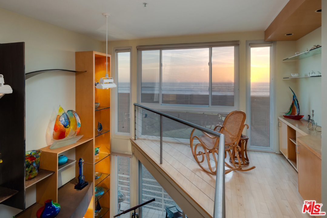 4403 Ocean Front Walk, Unit 204 Marina del Rey, CA 90292 - Photo 35 of 41