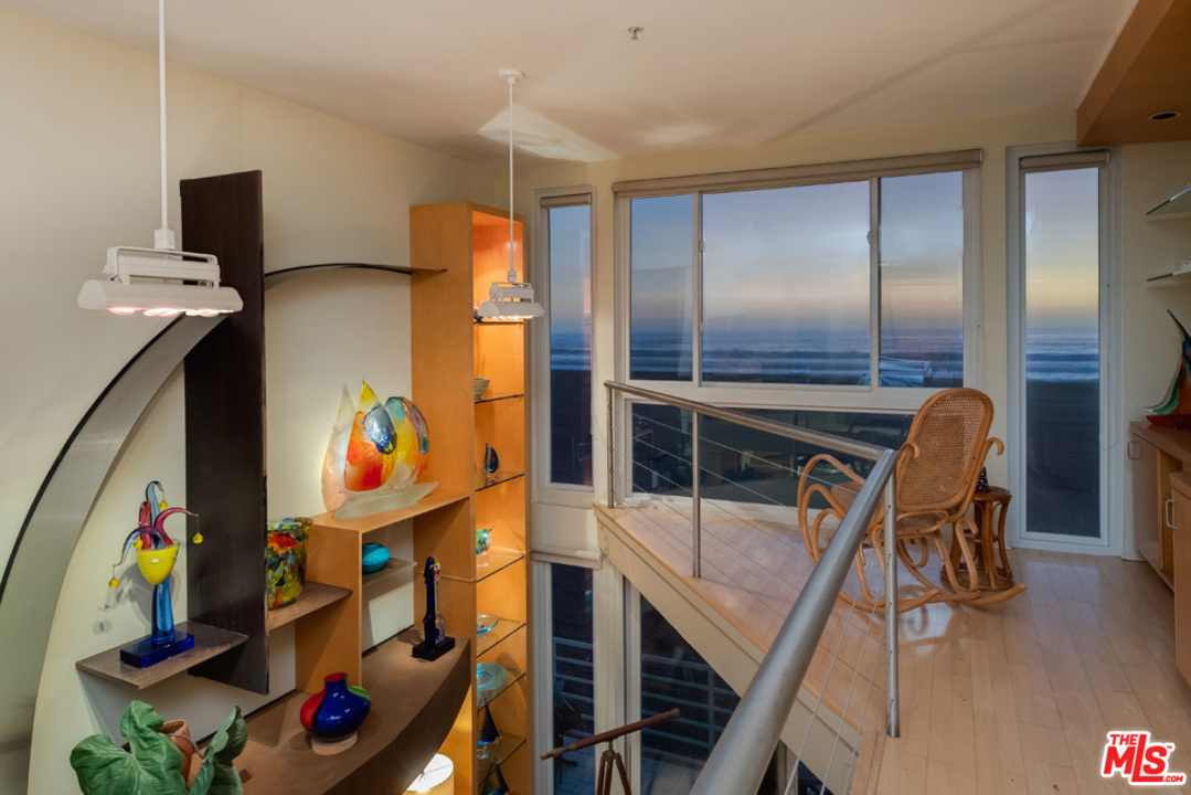 4403 Ocean Front Walk, Unit 204 Marina del Rey, CA 90292 - Photo 36 of 41