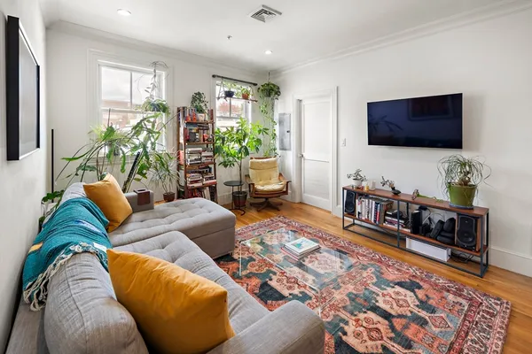 $5,000 | 9 Franklin Street, Unit 3, Boston, MA 02129