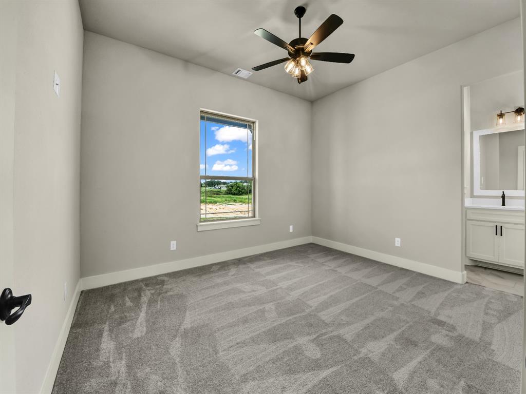 124 Desperado Way Weatherford, TX 76088 - Photo 33 of 39