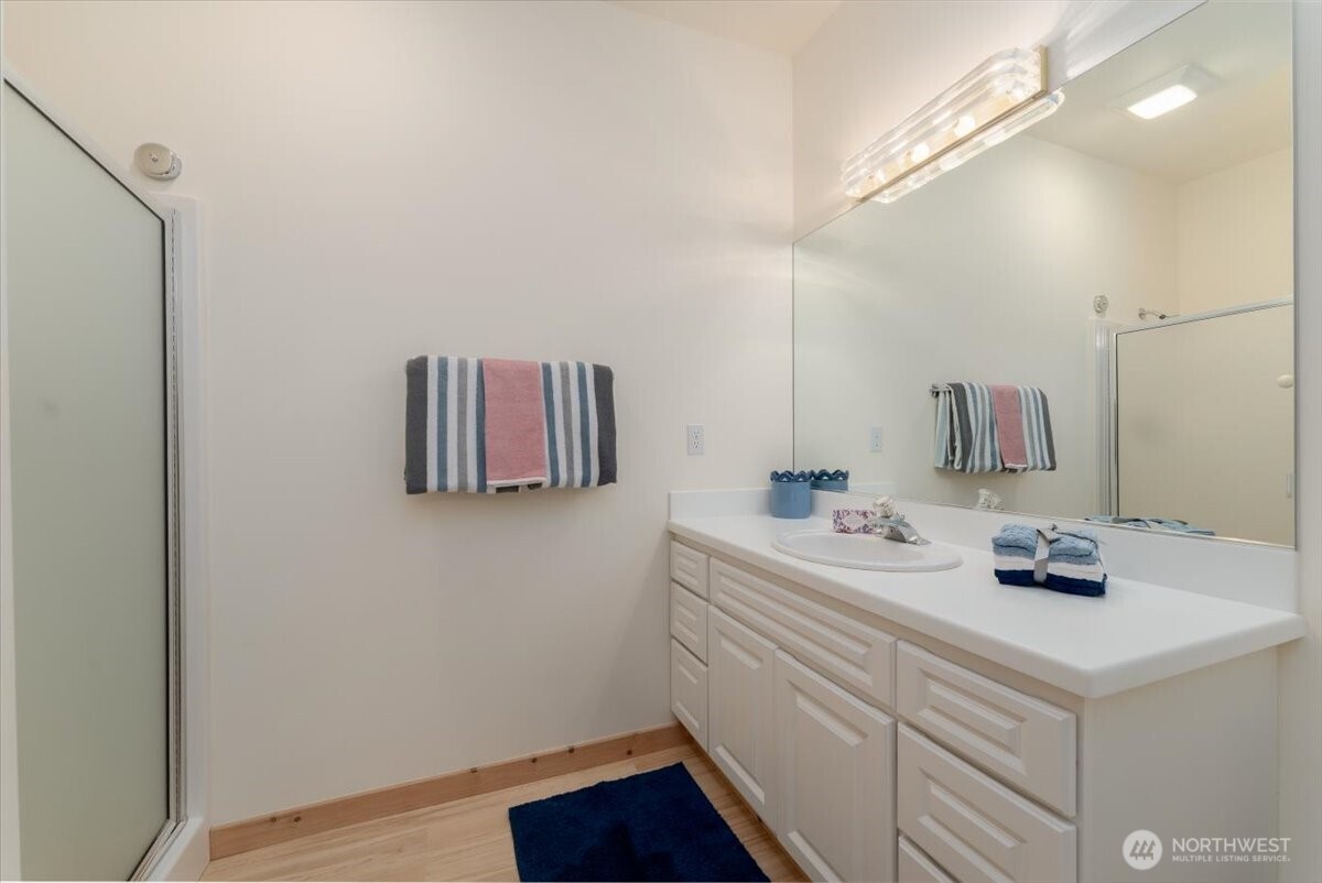 1606 South Lakeshore Road Chelan, WA 98816 - Photo 16 of 39
