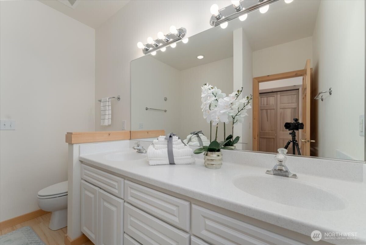 1606 South Lakeshore Road Chelan, WA 98816 - Photo 17 of 39