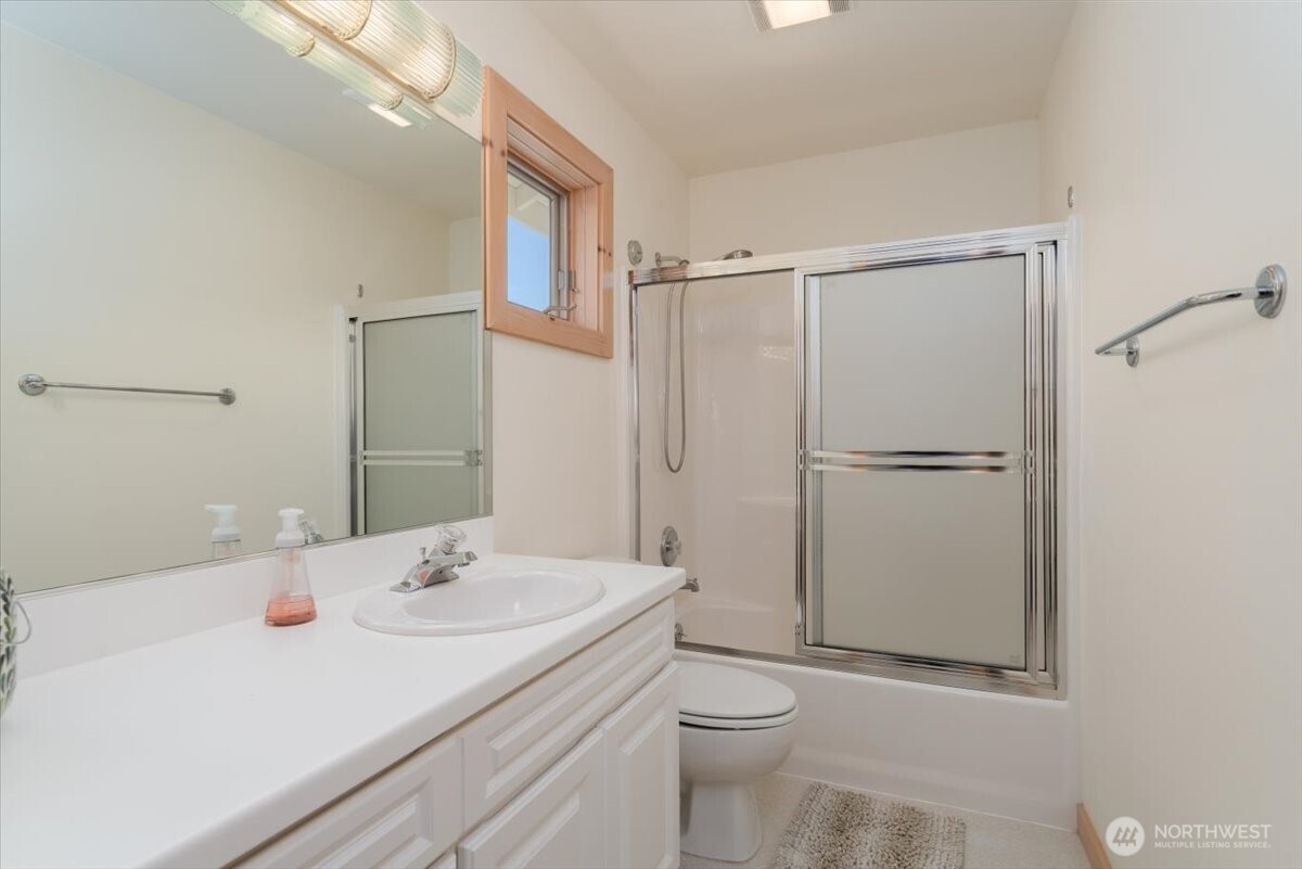 1606 South Lakeshore Road Chelan, WA 98816 - Photo 22 of 39