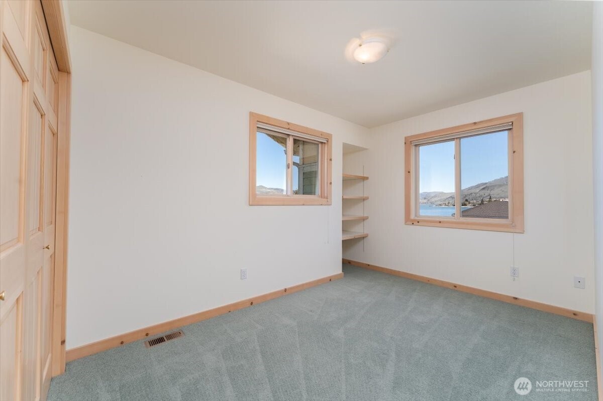 1606 South Lakeshore Road Chelan, WA 98816 - Photo 25 of 39