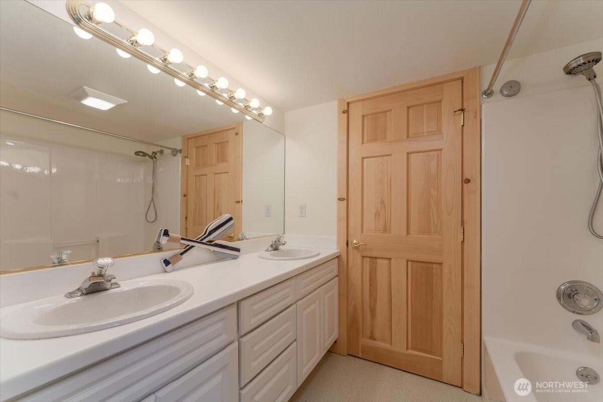 1606 South Lakeshore Road Chelan, WA 98816 - Photo 29 of 39