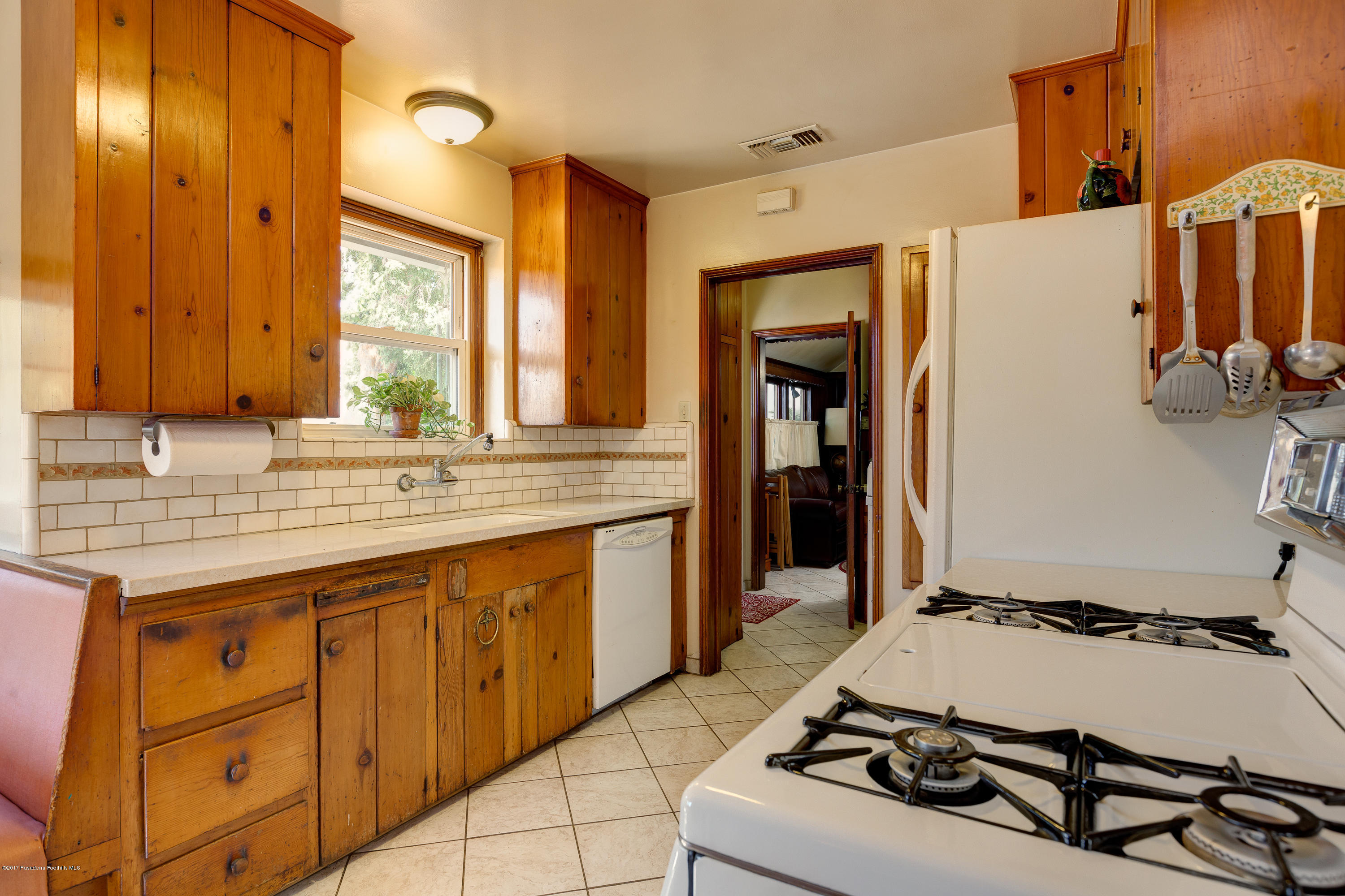 2356 Galbreth Road Pasadena, CA 91104 - Photo 13 of 34 egpimaging_2356Galbreth_013_MLS