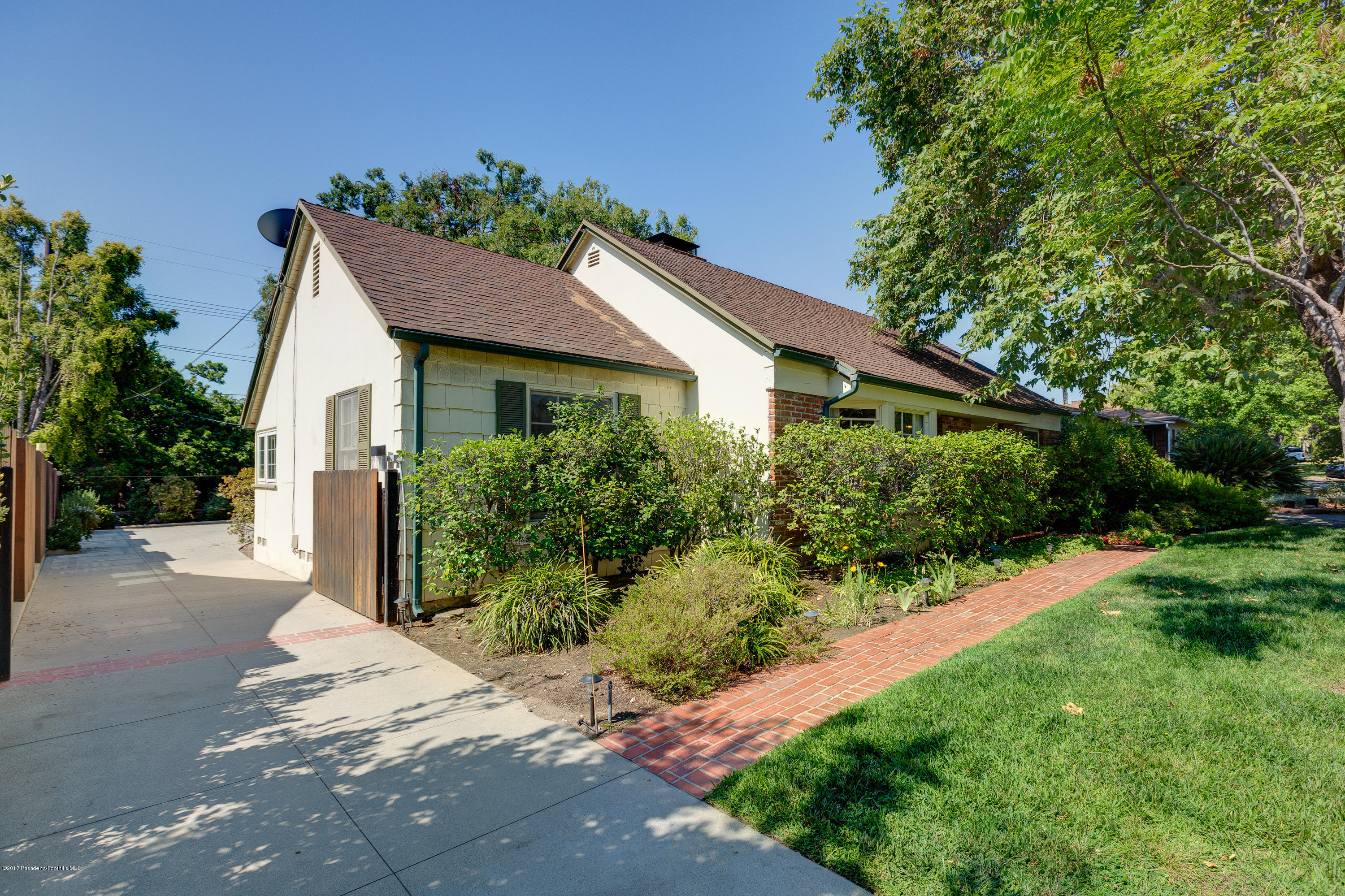 2356 Galbreth Road Pasadena, CA 91104 - Photo 3 of 34 egpimaging_2356Galbreth_003_MLS
