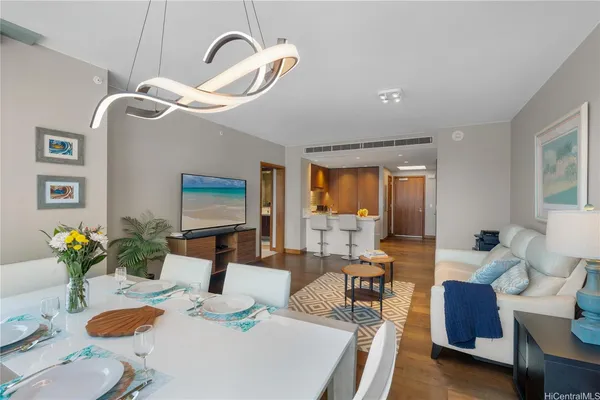 $4,950 | 1555 Kapiolani Boulevard, Unit 1612, Honolulu, HI 96814