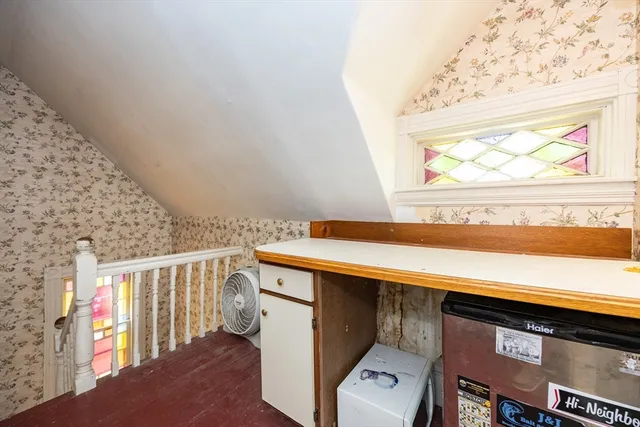 a view of utility room