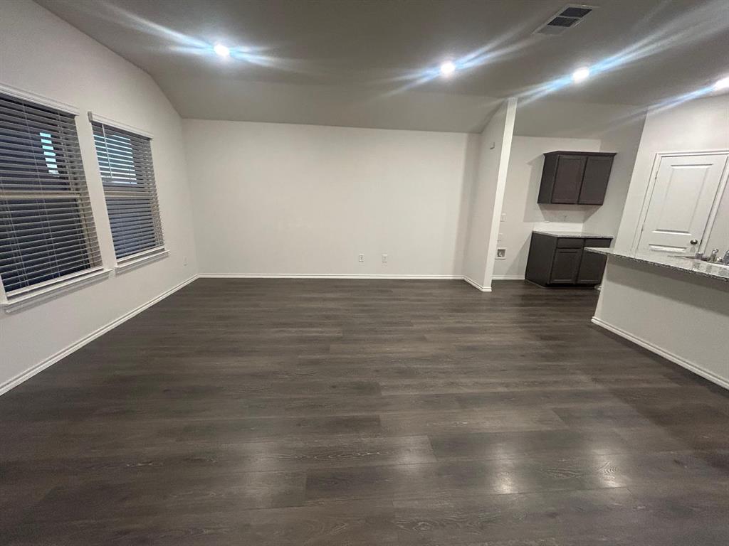 1117 Rountree Court Celina, TX 75009 - Photo 3 of 17