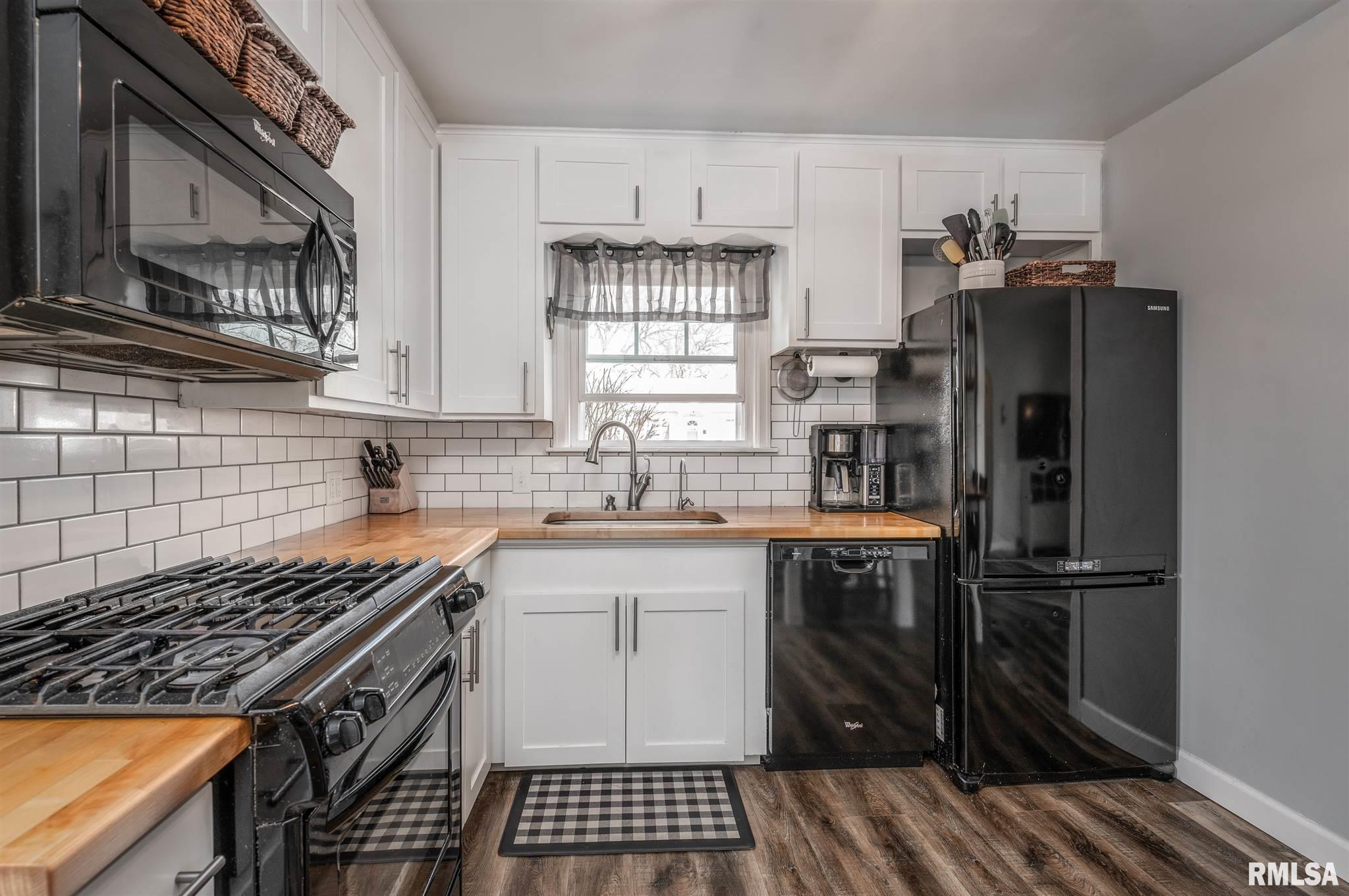 2612 23rd Avenue Rock Island, IL 61201 - Photo 5 of 22