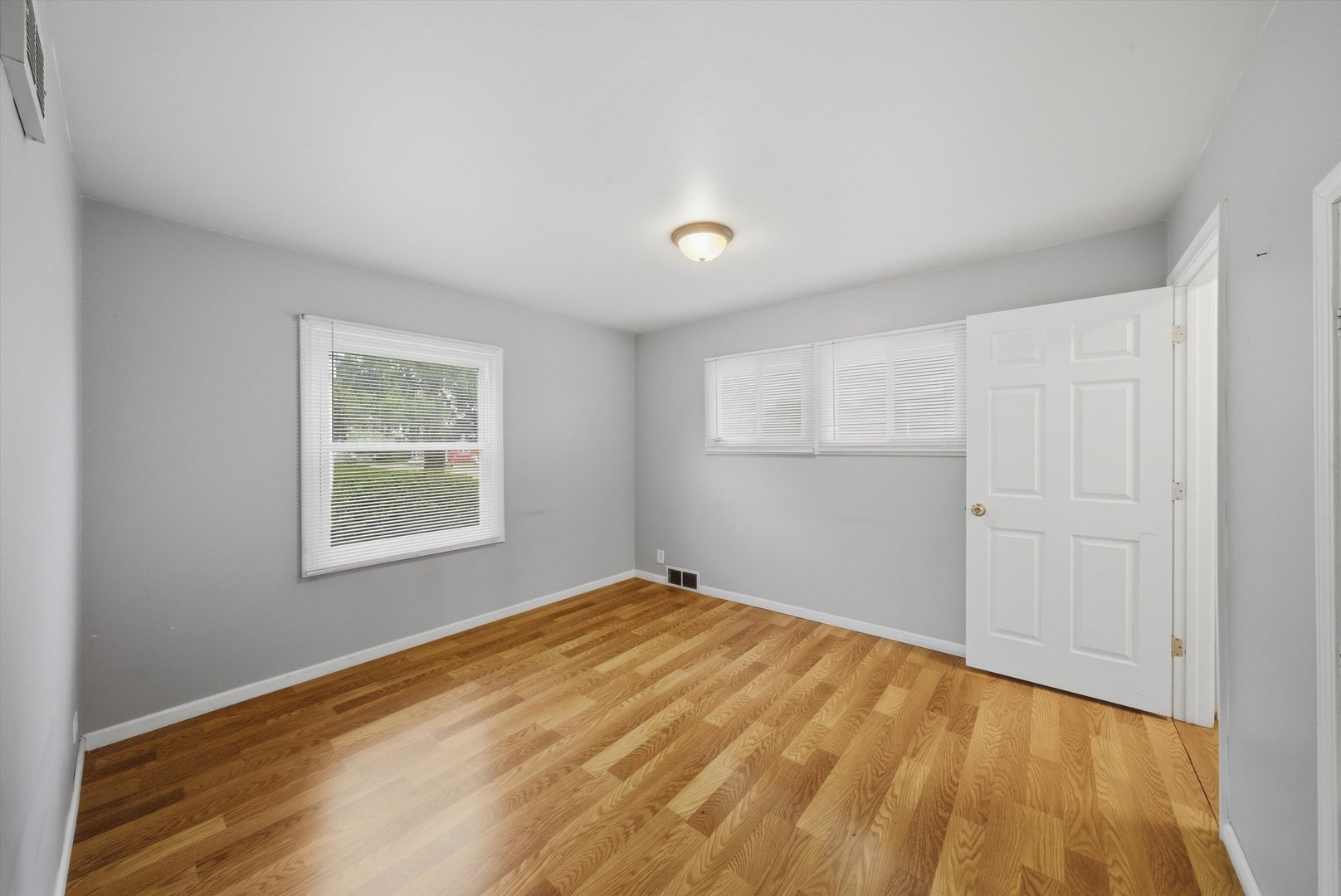 1517 East Roosevelt Road Wheaton, IL 60187 - Photo 17 of 54