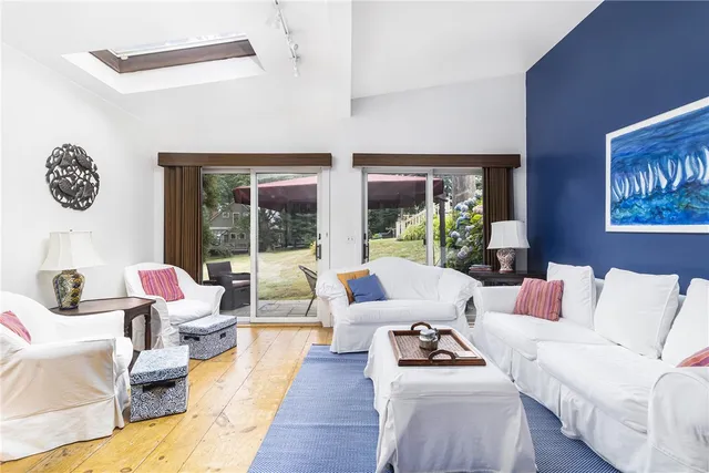 $2,300 | 428 Gibbs Avenue, Unit 4, Newport, RI 02840