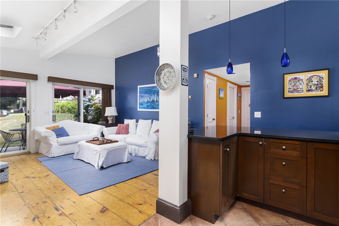 428 Gibbs Avenue, Unit 4 Newport, RI 02840 - Photo 11 of 23