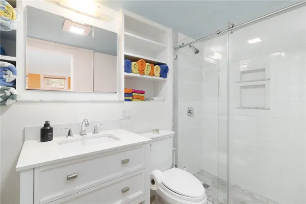 $2,300 | 428 Gibbs Avenue, Unit 4, Newport, RI 02840