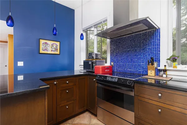 $2,300 | 428 Gibbs Avenue, Unit 4, Newport, RI 02840