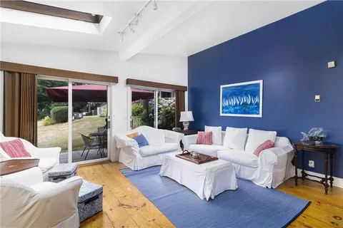 $2,300 | 428 Gibbs Avenue, Unit 4, Newport, RI 02840