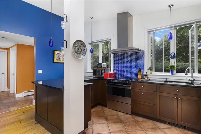 $2,300 | 428 Gibbs Avenue, Unit 4, Newport, RI 02840