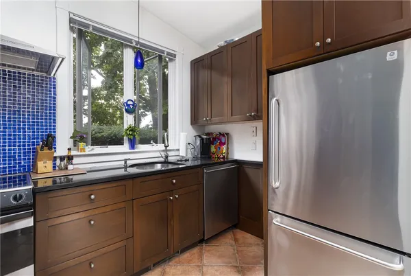 $2,300 | 428 Gibbs Avenue, Unit 4, Newport, RI 02840