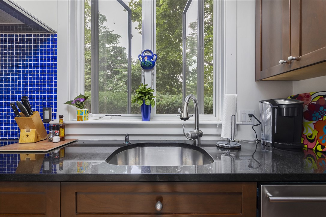 428 Gibbs Avenue, Unit 4 Newport, RI 02840 - Photo 10 of 23