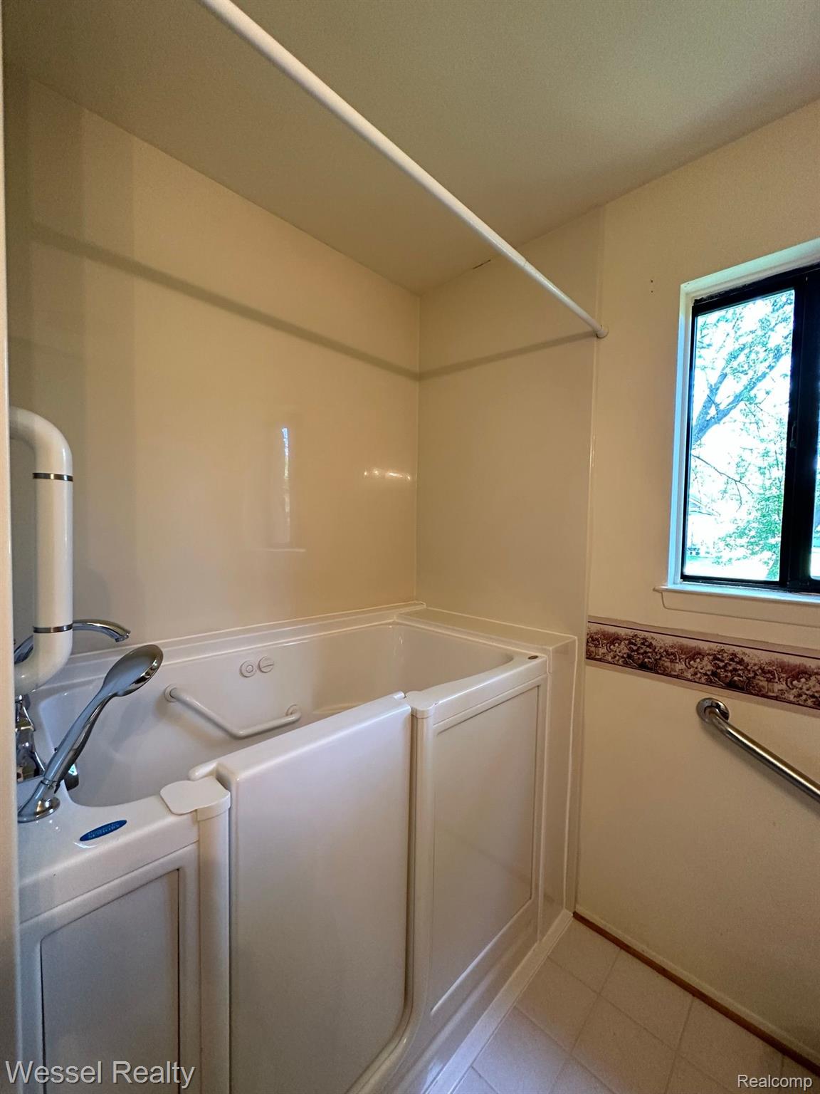 335 Fairgrove Street, Unit 11 Romeo, MI 48065 - Photo 16 of 23 Gallery Image 16