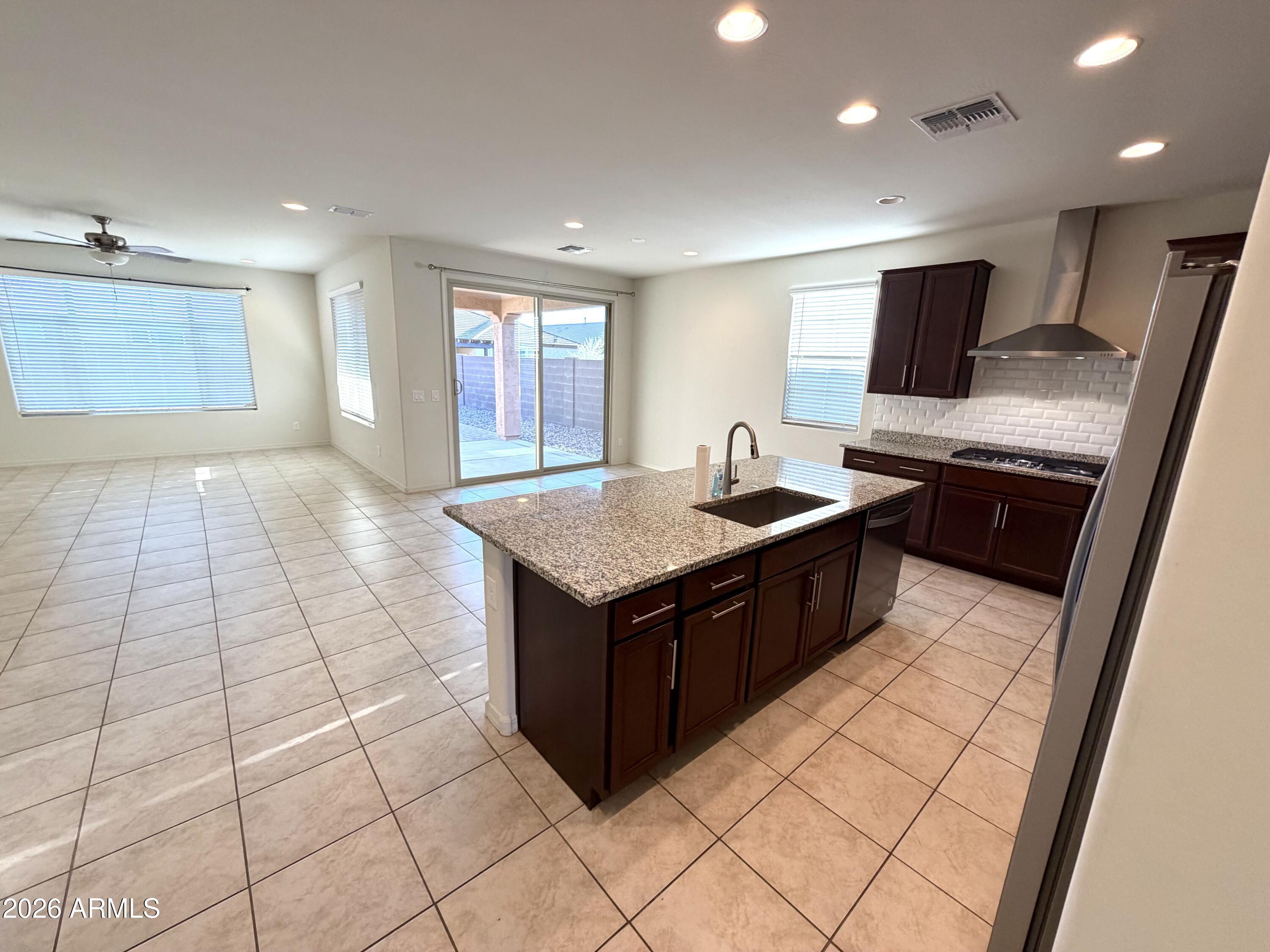 22913 East Marsh Road Queen Creek, AZ 85142 - Photo 10 of 40 10 - East Marsh - KITCHEN